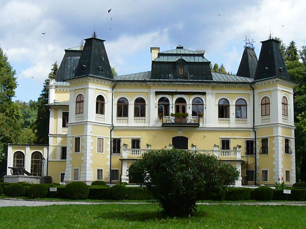 Penzion Pri Kastieli Betliar Exteriör bild