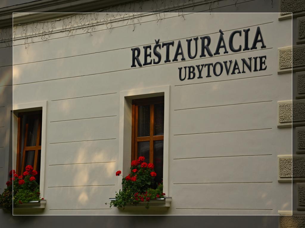 Penzion Pri Kastieli Betliar Exteriör bild